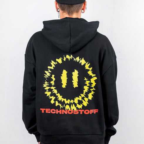 "Felicimo" Ultra Heavy Hoodie in schwarz von Technostoff, Rückansicht, getragen von Raver Mann