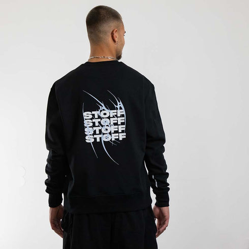 schwarzer oversized "Stoff hoch 4" Raver Sweater von hinten, getragen von einem Mann