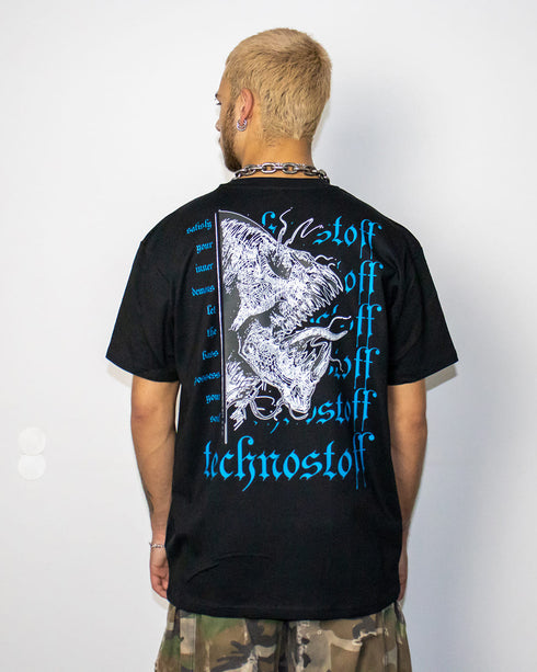Inner Demon Techno T-Shirt oversized in schwarz für Raver, Mann von hinten fotografiert