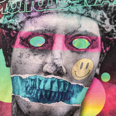 Nahansicht Vorderprint von Raveolution regular T-Shirt in schwarz und unisex