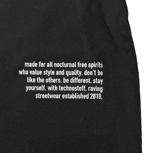 Detailprint am Rücken von Raveolution regular T-Shirt in schwarz und unisex