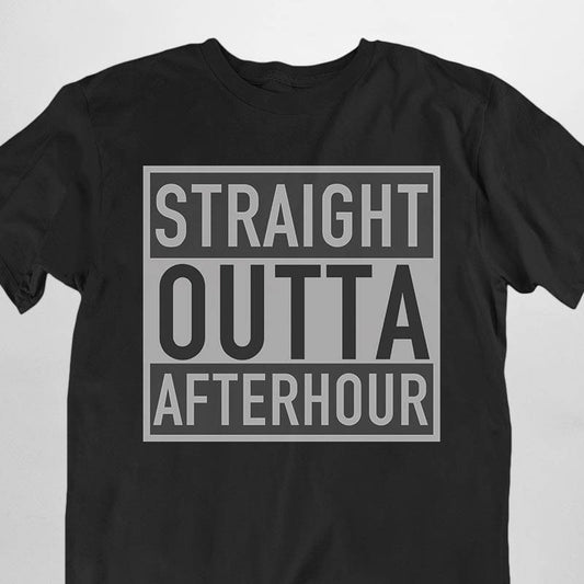 Un raver porte un T-shirt Technostoff Straight Outta Afterhour noir unisexe, mockup