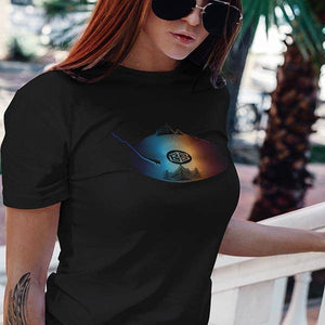 Female raver with sunglasses wearing the black Technostoff Techno Scratch T-shirt with colourful vinyl landscape